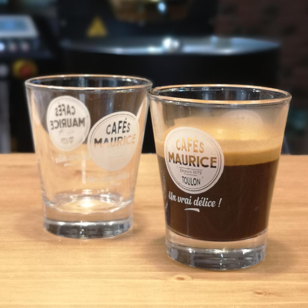 https://www.cafesmaurice.com/wp-content/uploads/2022/05/verres-a-cafe-cafe-maurice-toulon-83-02.jpg
